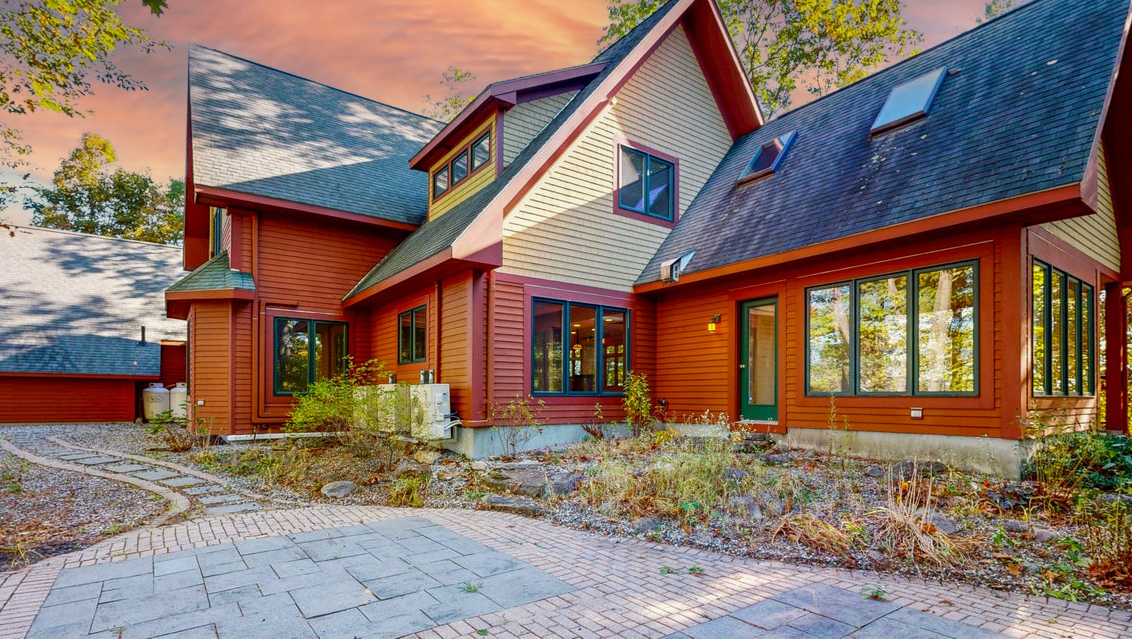 https://brendafontaine.com/property/46/75431/30-Green-Street-Biddeford-ME-04005/1556228